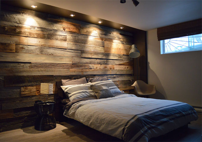 Mur en bois de grange dans une chambre